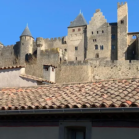Jolie Vue Cite, Aux Pieds Des Remparts *